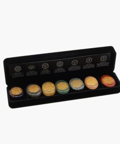 Chakra Steine Set mit Goldfarbenen Symbolen „Blume des Lebens“ in der schwarzen Samtbox