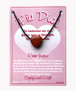 Roter Jaspis Herz Anhänger gebohrt auf großer Karte für Sternzeichen Widder