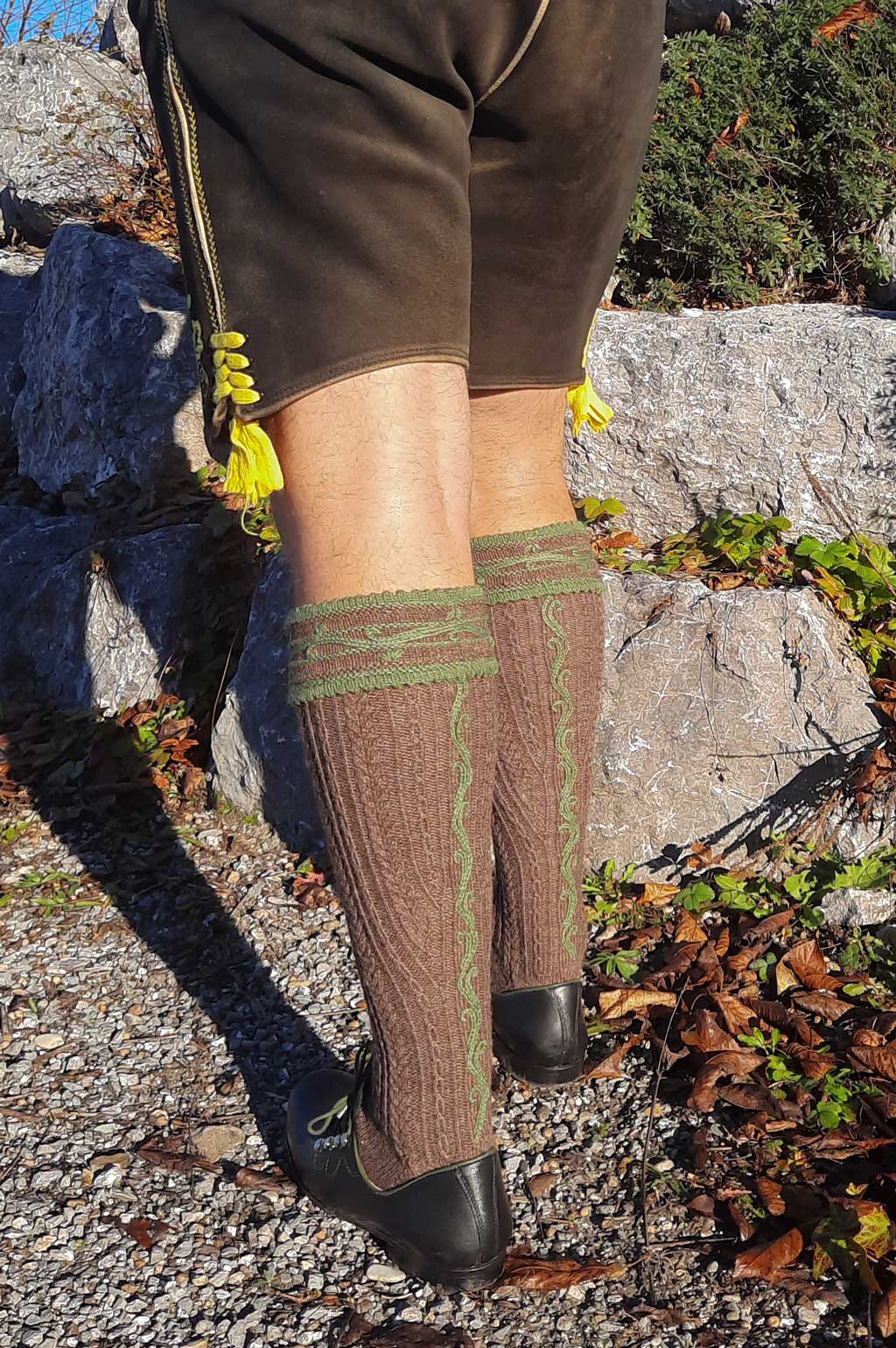 Handgstrickte “Strümpf” braun-moos - Image 3