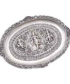 Dekorreiches Silbertablett, getrieben – Ost-Asien